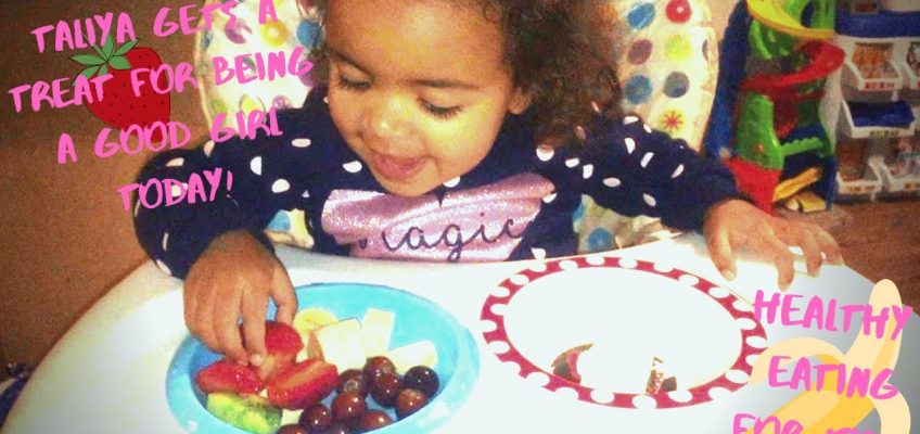 Healthy eating for kids Mummy makes a healthy treat with some fruits & a fresh smoothie