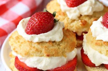 Keto Strawberry Shortcake Recipe | Healthy Recipes Blog
