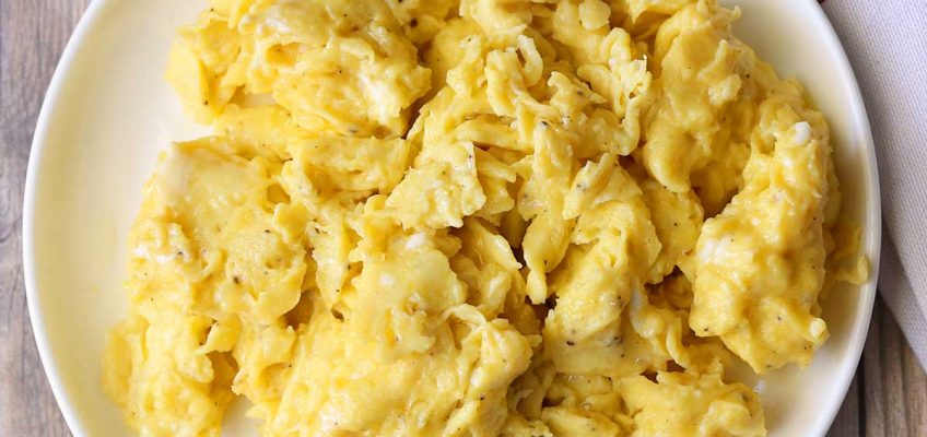 Fluffy Scrambled Eggs (No Milk)