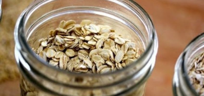 Clean Eating Oatmeal 101 – Everything You Need To Know About Oats